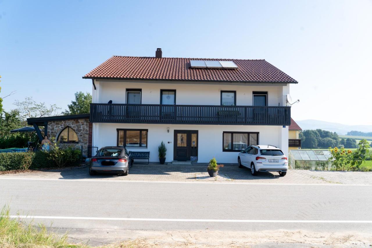 Ferienwohnung Im Idyll 1 เฮงเกอร์สแบร์ก ภายนอก รูปภาพ
